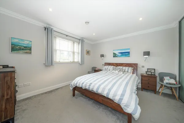 Pyrcroft Lane, Weybridge, KT13 photo 6