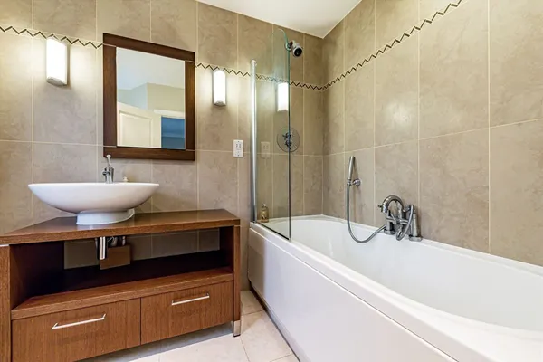 Pyrcroft Lane, Weybridge, KT13 photo 9