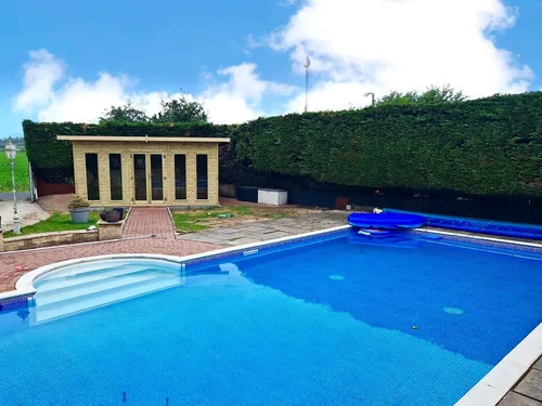 The Bungalows, Hensall, Goolephoto