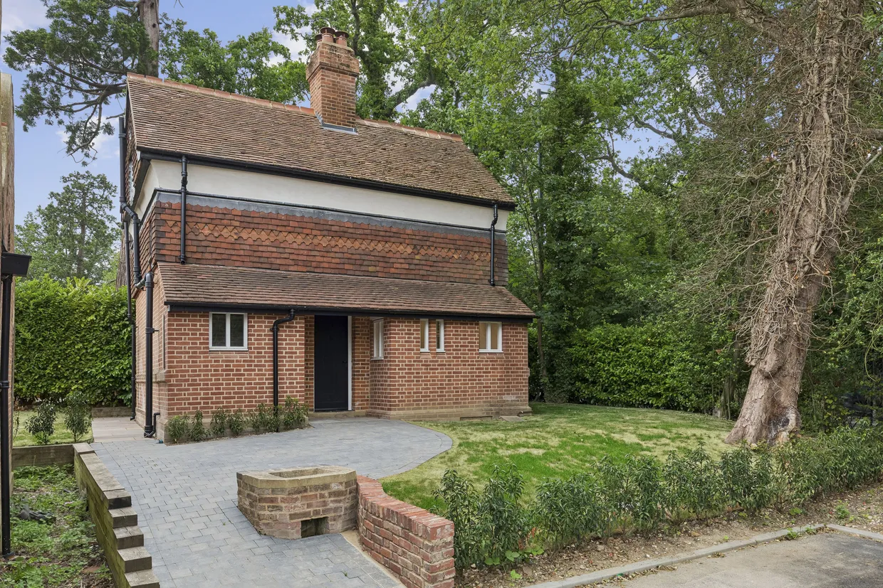 Brookshill, HARROW, HA3 photo 1