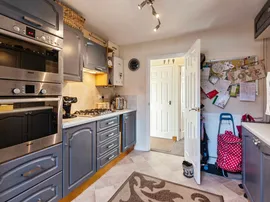 Cunningham Close, Thetford thumb 2