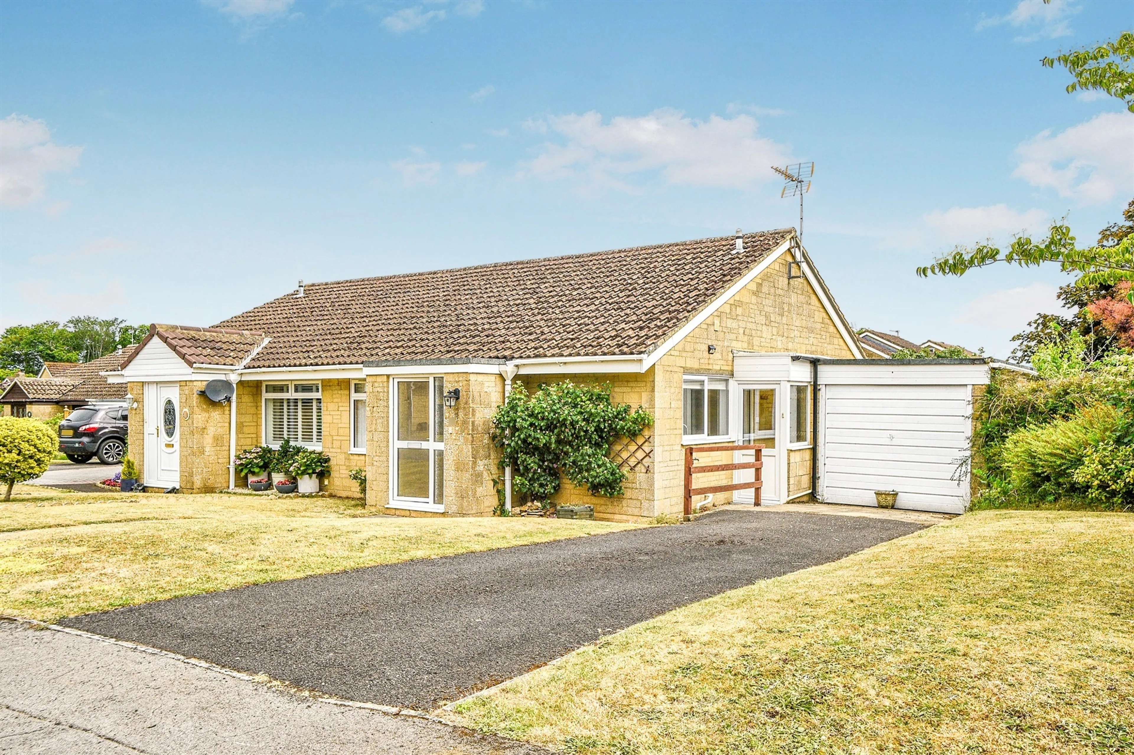 Property photo 0