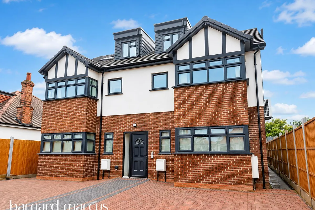 Parkfield Road, FELTHAM