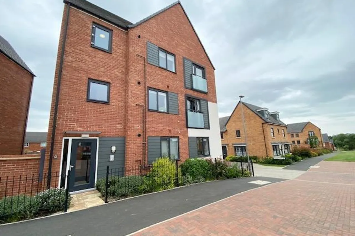 Cicero Crescent, Fairfields, MILTON KEYNES
