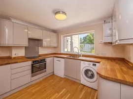 Hulbert Road, Waterlooville thumb 3