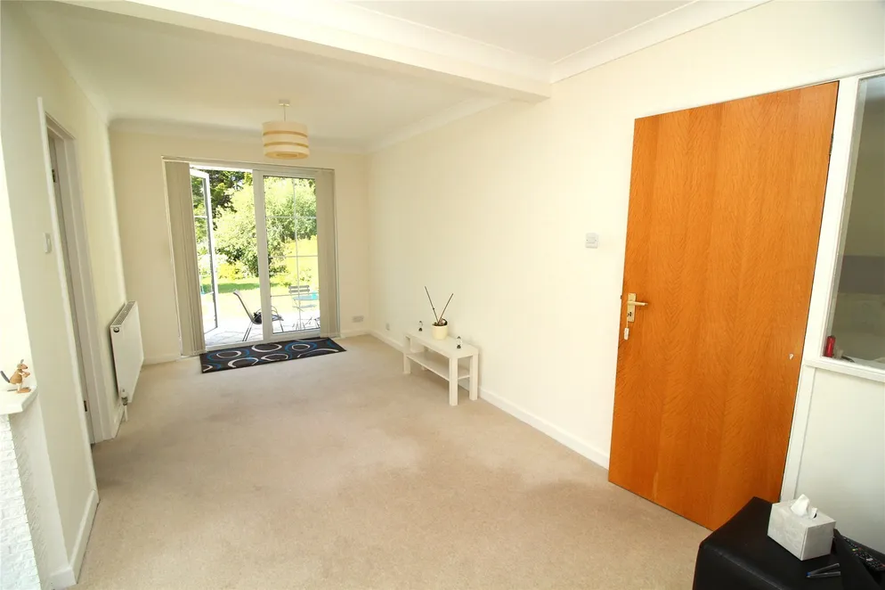 Property carousel item 4
