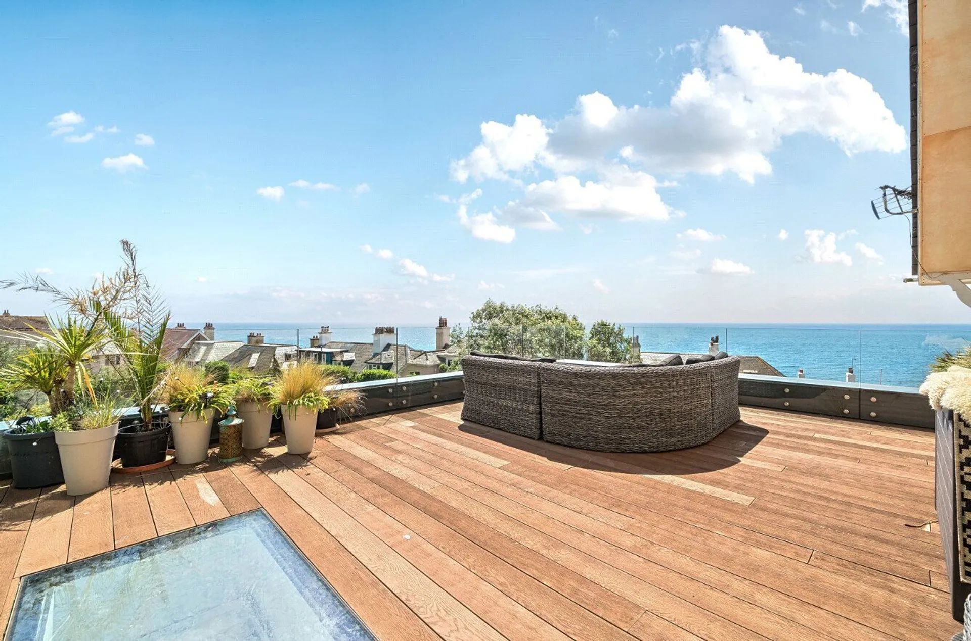 Property photo top 1