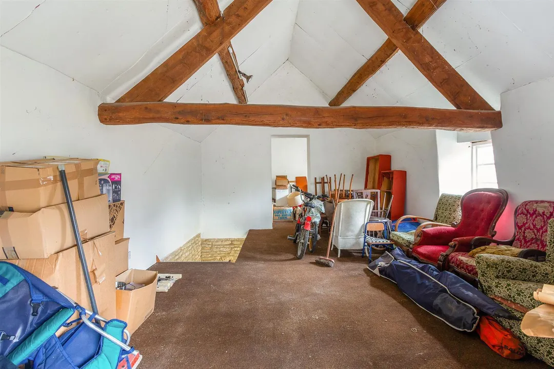 https://mr0.homeflow-assets.co.uk/files/photo/image/47466/0890/_x_/6iGVhbYBZUS4KqsIHYMNHw.jpg