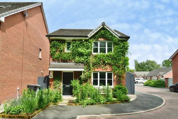 Daniel Wells Close, Alsager, Stoke-on...