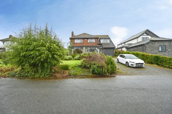 Linden Grove, Billinge, Wigan, Mersey...