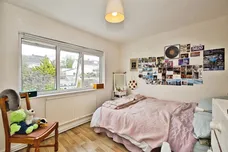 Mount Pleasant Avenue, Wells