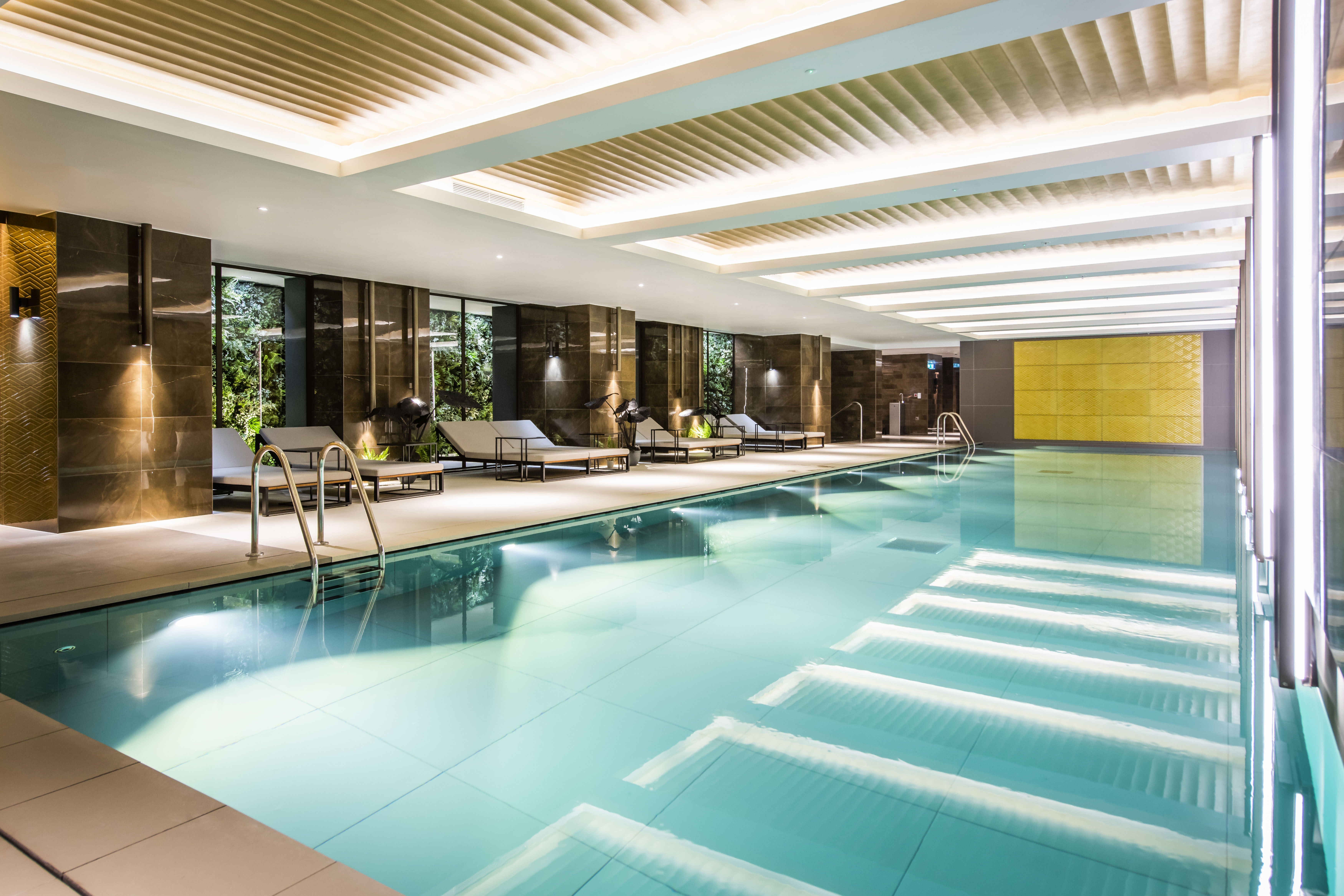 Luxury Two Bedroom Apartment To Let  Balcony  Concierge & Spa Facilities Image 17