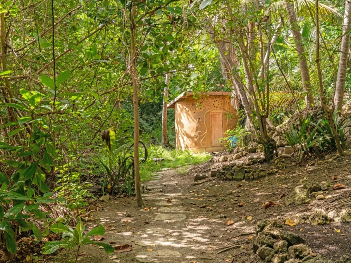 Eco Lifestyle & Lodge