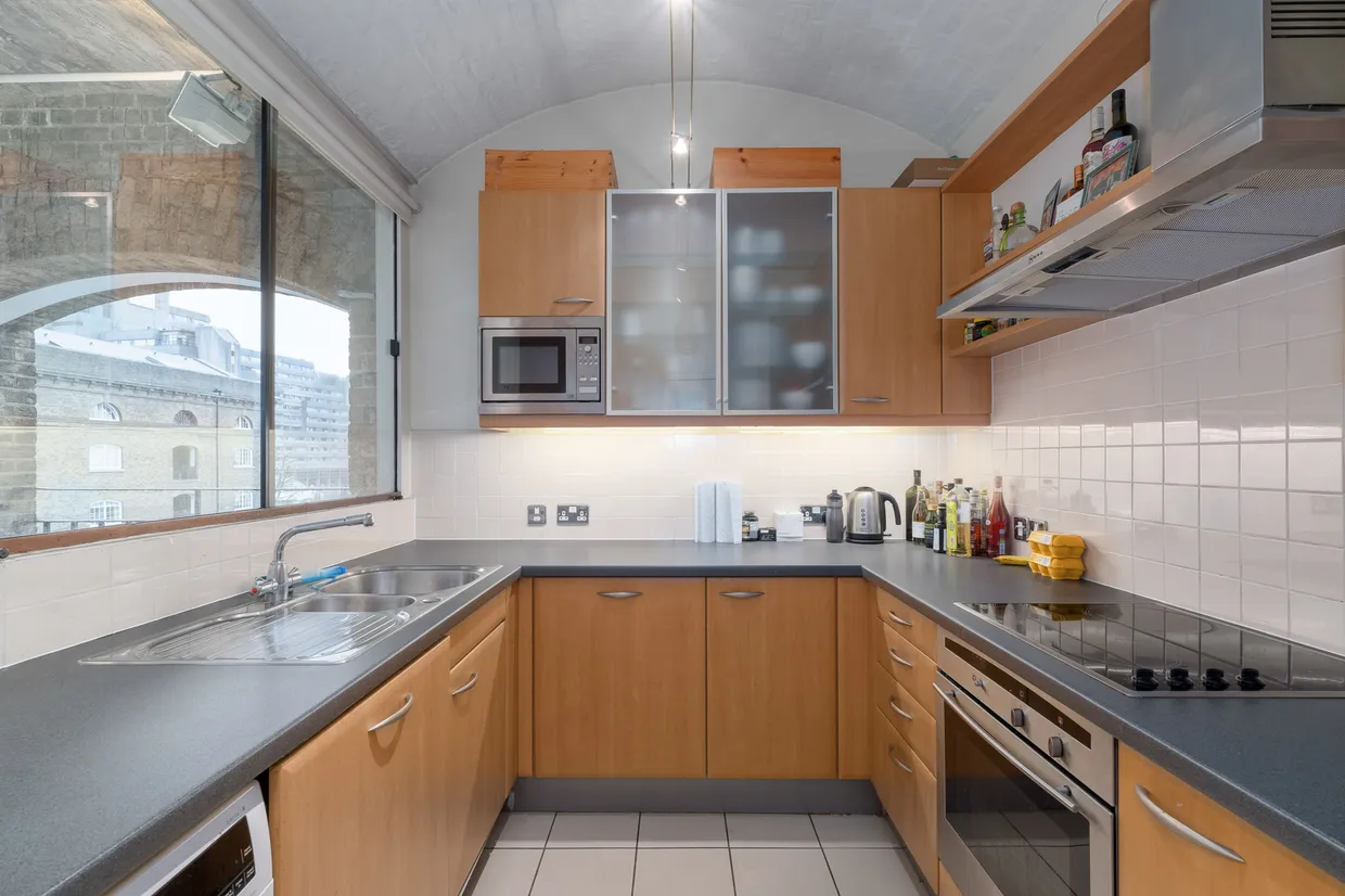 East Smithfield, London, E1W photo 5