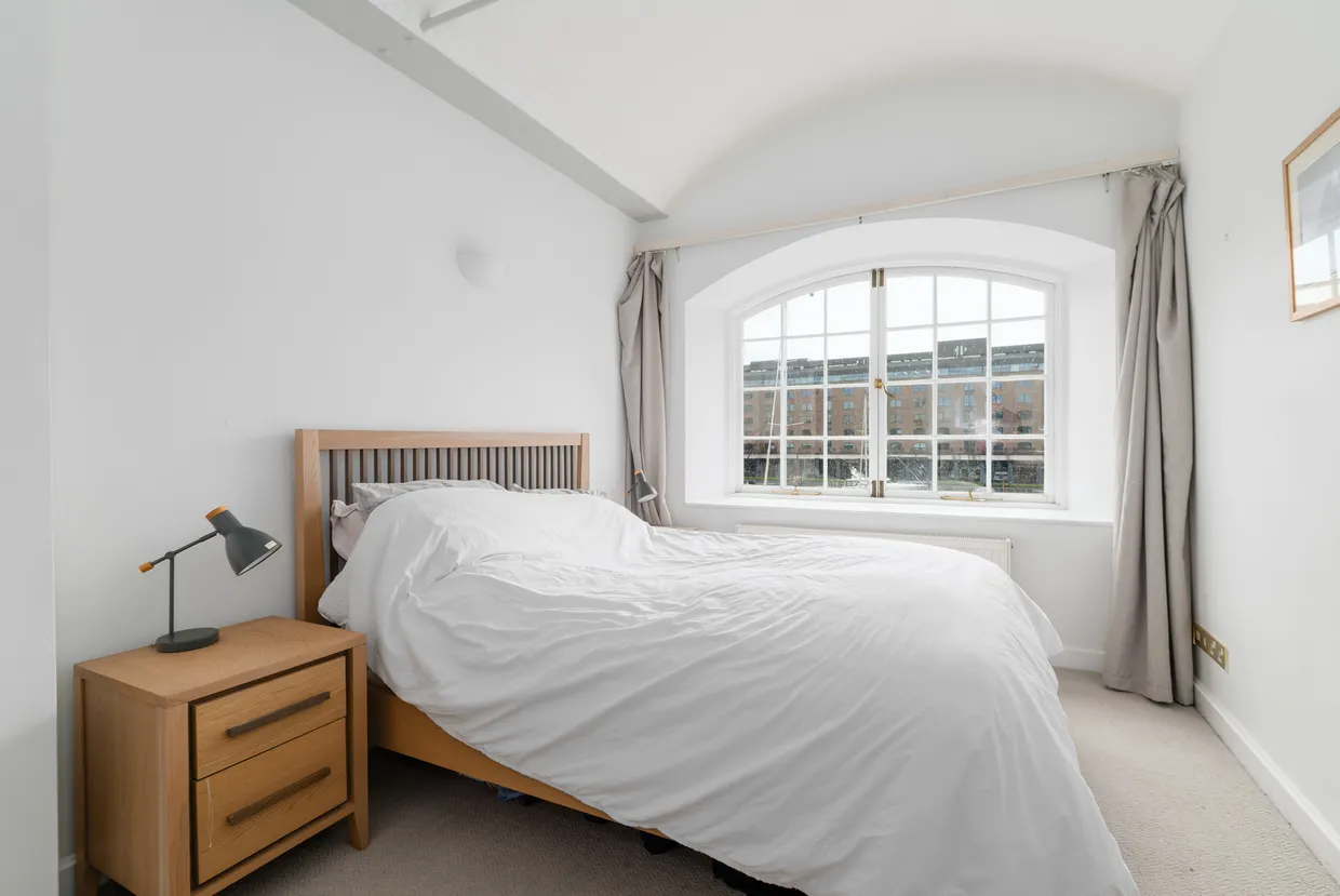 East Smithfield, London, E1W photo 6