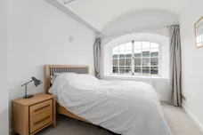 East Smithfield, London, E1W photo 6