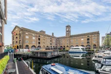 East Smithfield, London, E1W photo 8