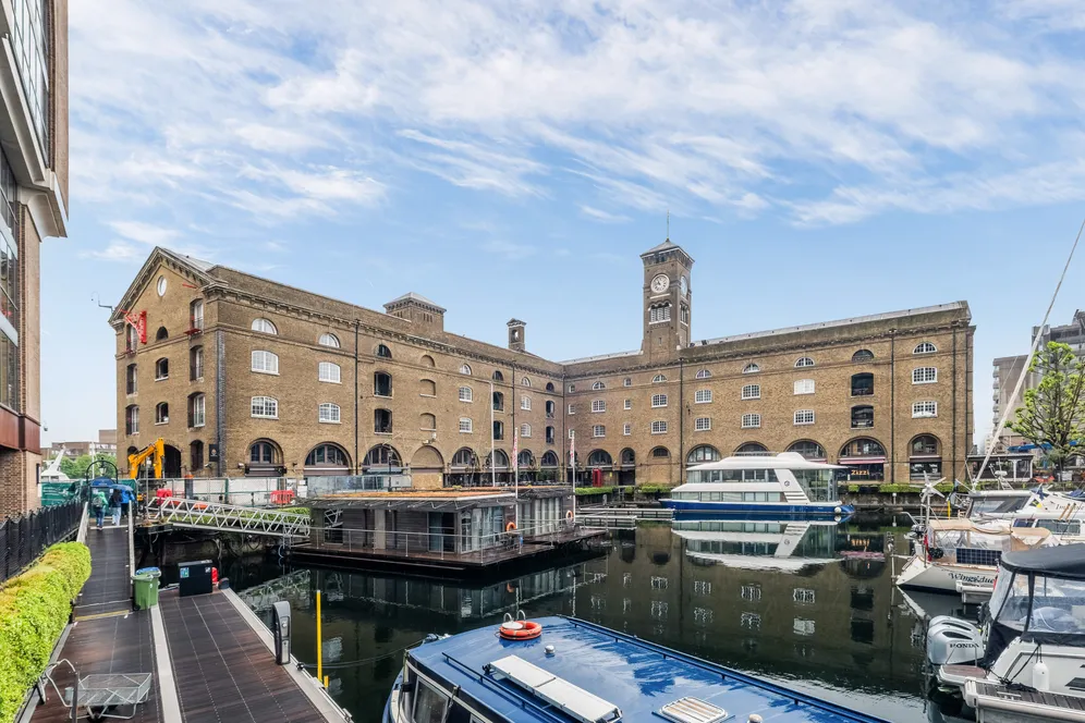 East Smithfield, London, E1W photo 8
