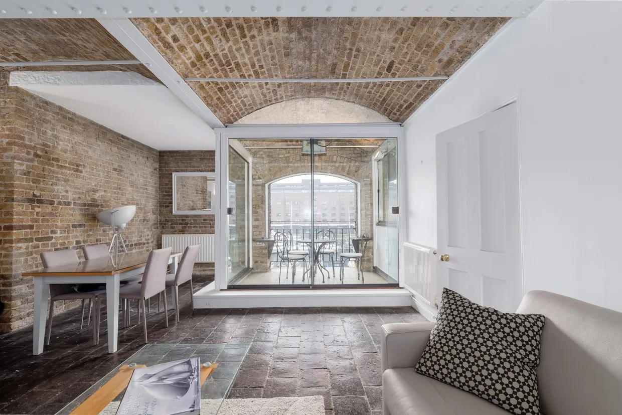 East Smithfield, London, E1W photo 9