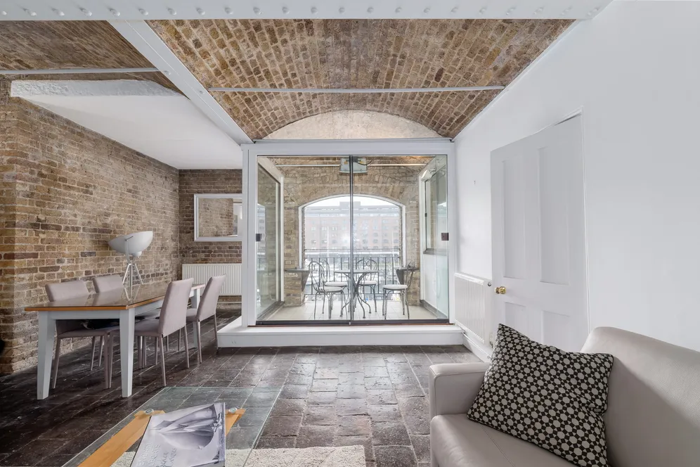 East Smithfield, London, E1W photo 9