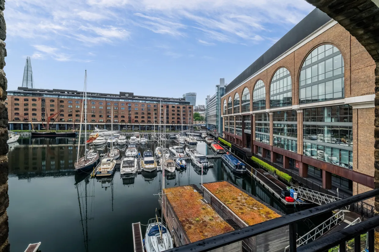 East Smithfield, London, E1W photo 10