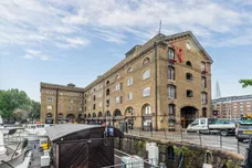 East Smithfield, London, E1W photo 15