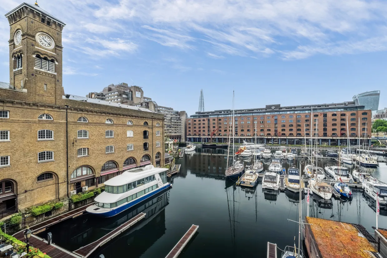 East Smithfield, London, E1W photo 17