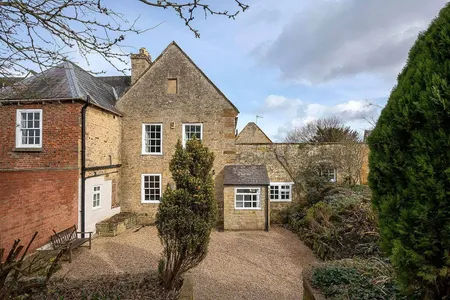 32b High St, Great Houghton, NN4