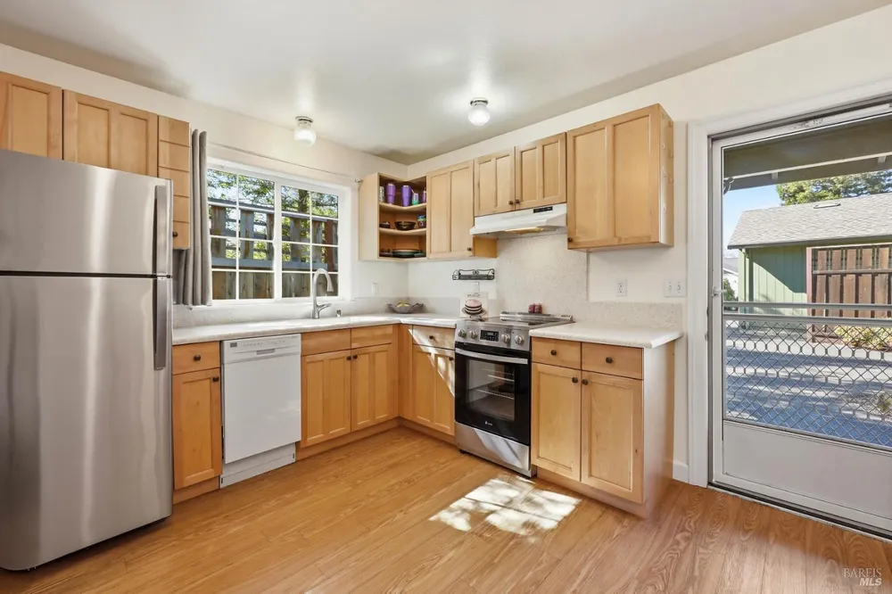 180 Barrio Way, Windsor, CA 95492
