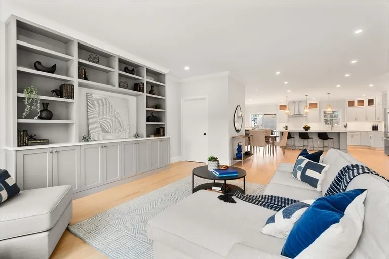 273 Edenfield Ave, Watertown, MA 02472