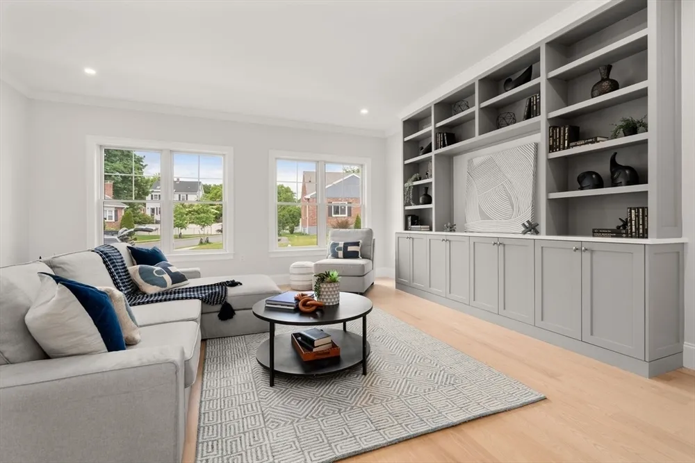 273 Edenfield Ave, Watertown, MA 02472