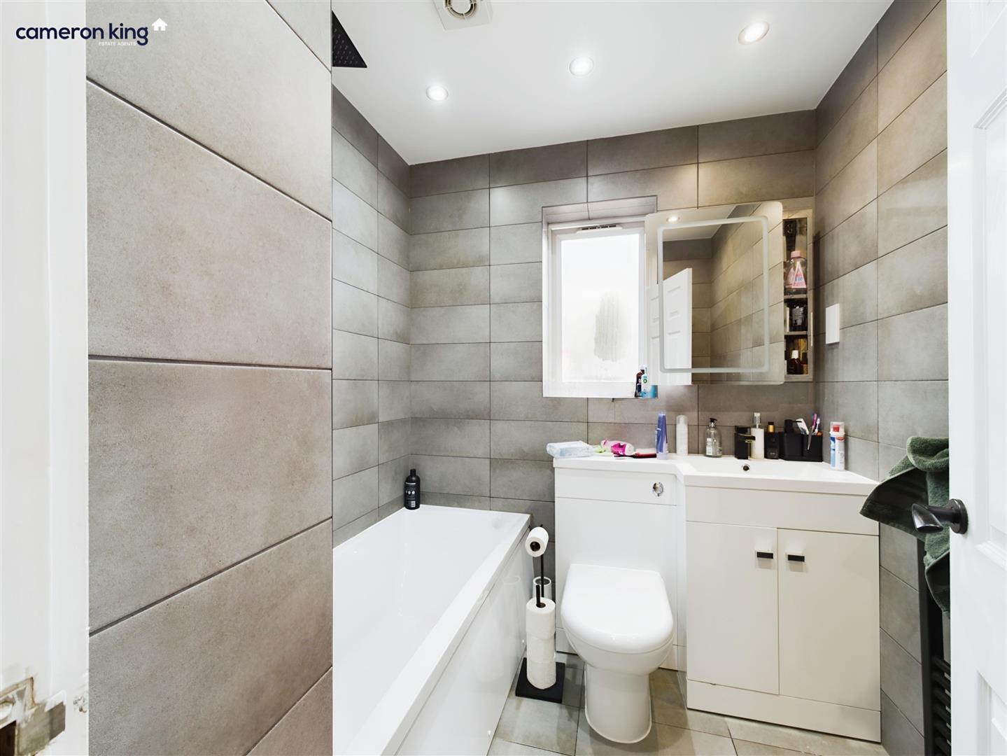 Telford Drive, Cippenham Image 9