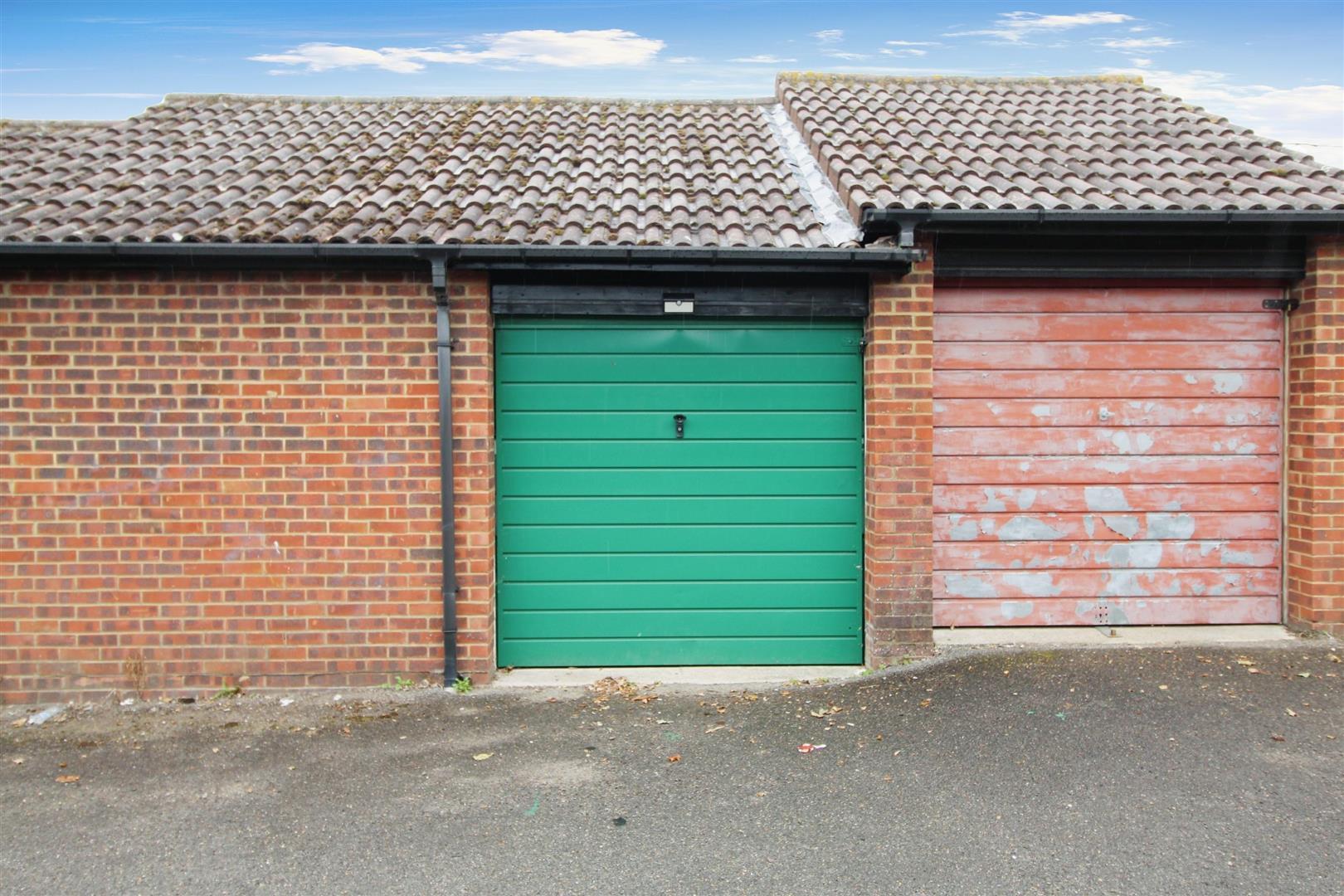 Telford Drive, Cippenham Image 10