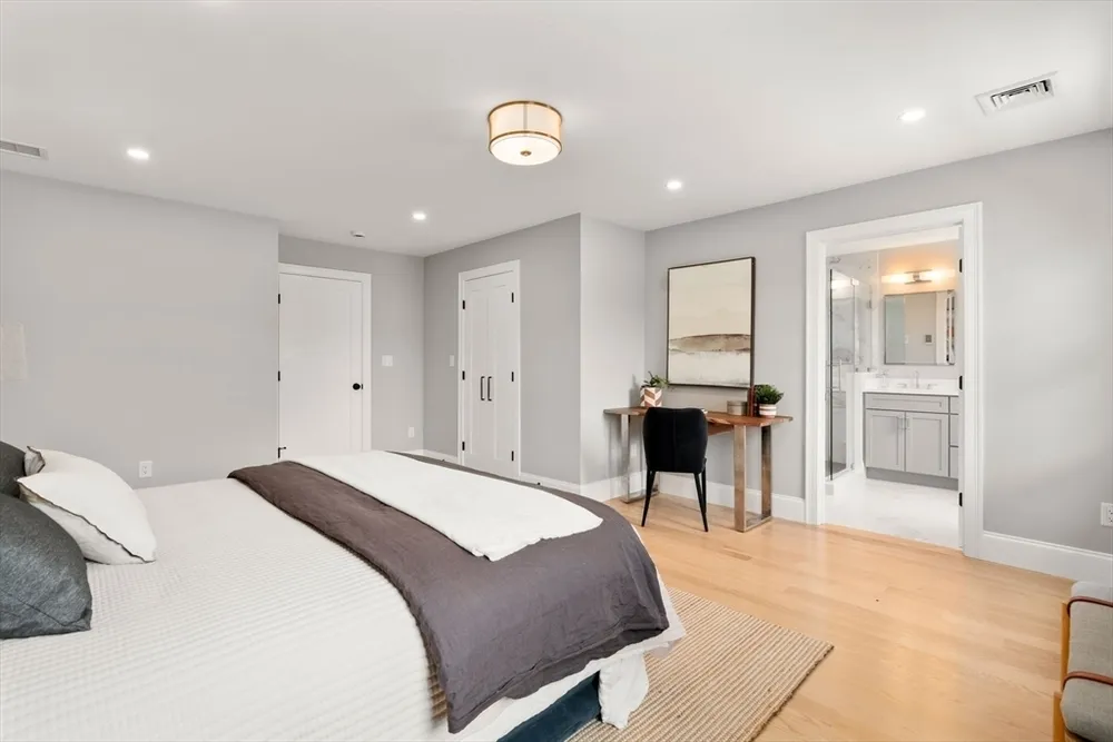 273 Edenfield Ave, Watertown, MA 02472