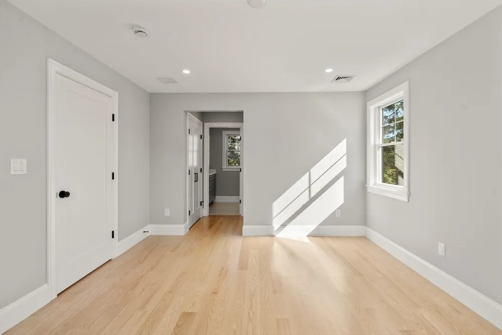 273 Edenfield Ave, Watertown, MA 02472
