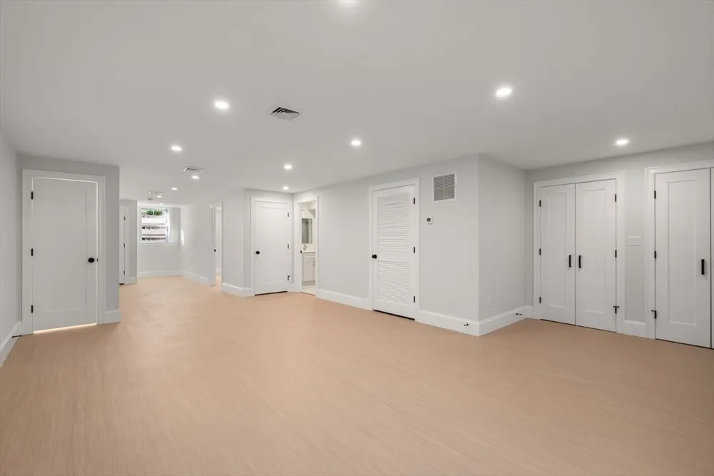 273 Edenfield Ave, Watertown, MA 02472