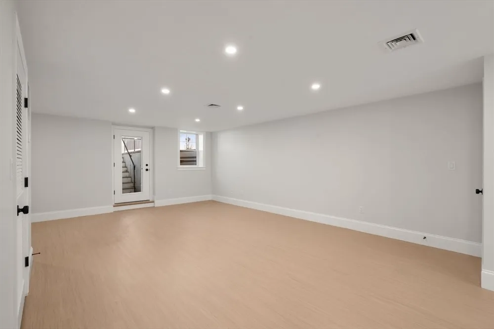 273 Edenfield Ave, Watertown, MA 02472