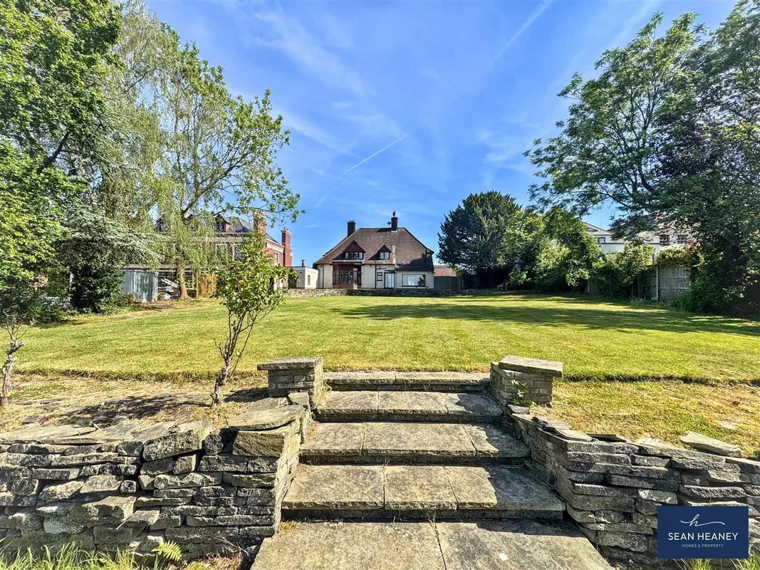 Camlet Way, Hadley Wood