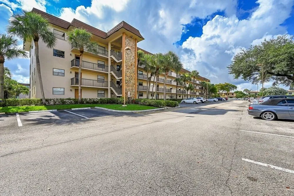 6095 N Sabal Palm Blvd, Tamarac, FL 33319