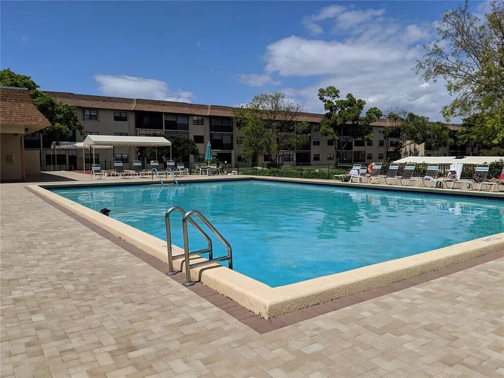 6095 N Sabal Palm Blvd, Tamarac, FL 33319