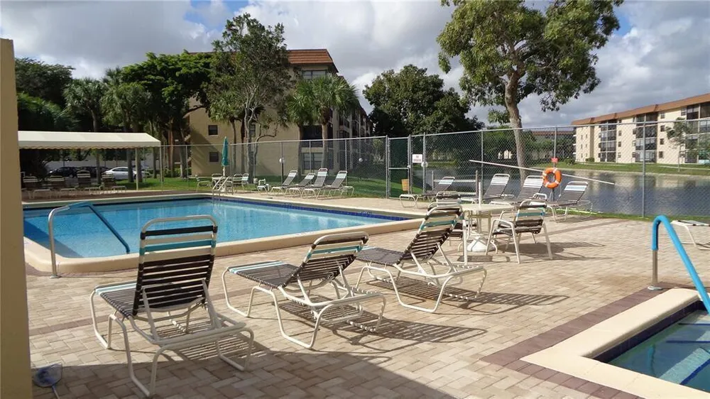 6095 N Sabal Palm Blvd, Tamarac, FL 33319