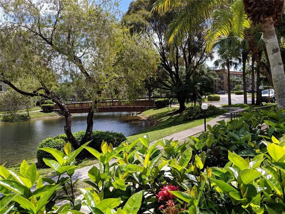 6095 N Sabal Palm Blvd, Tamarac, FL 33319