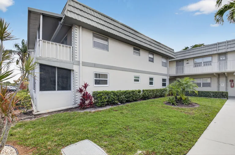 212 Monaco Way, Delray Beach, FL 33446