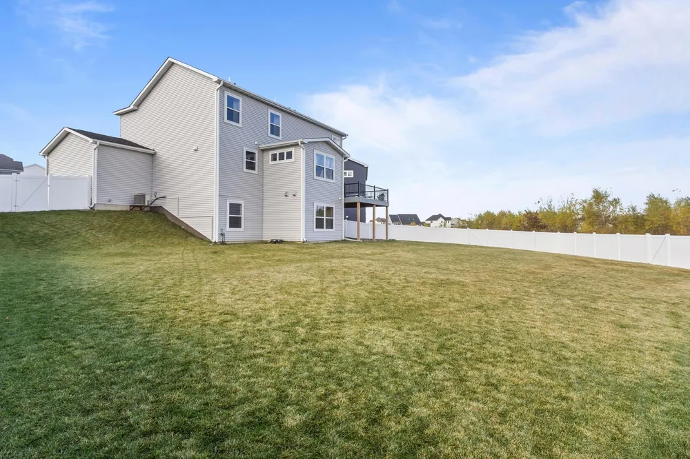 19294 Clearwater Loop, Farmington, MN 55024