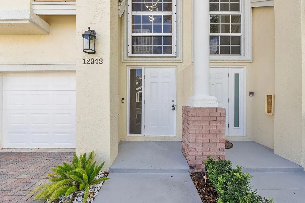 12342 NW 10th Dr, Coral Springs, FL 33071