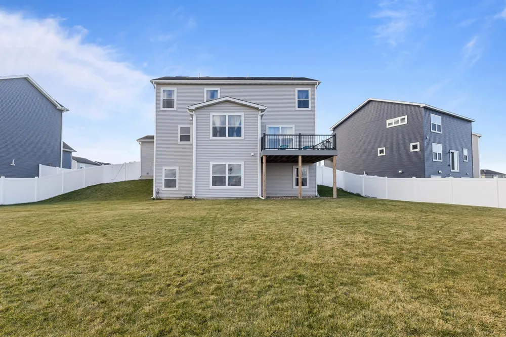 19294 Clearwater Loop, Farmington, MN 55024