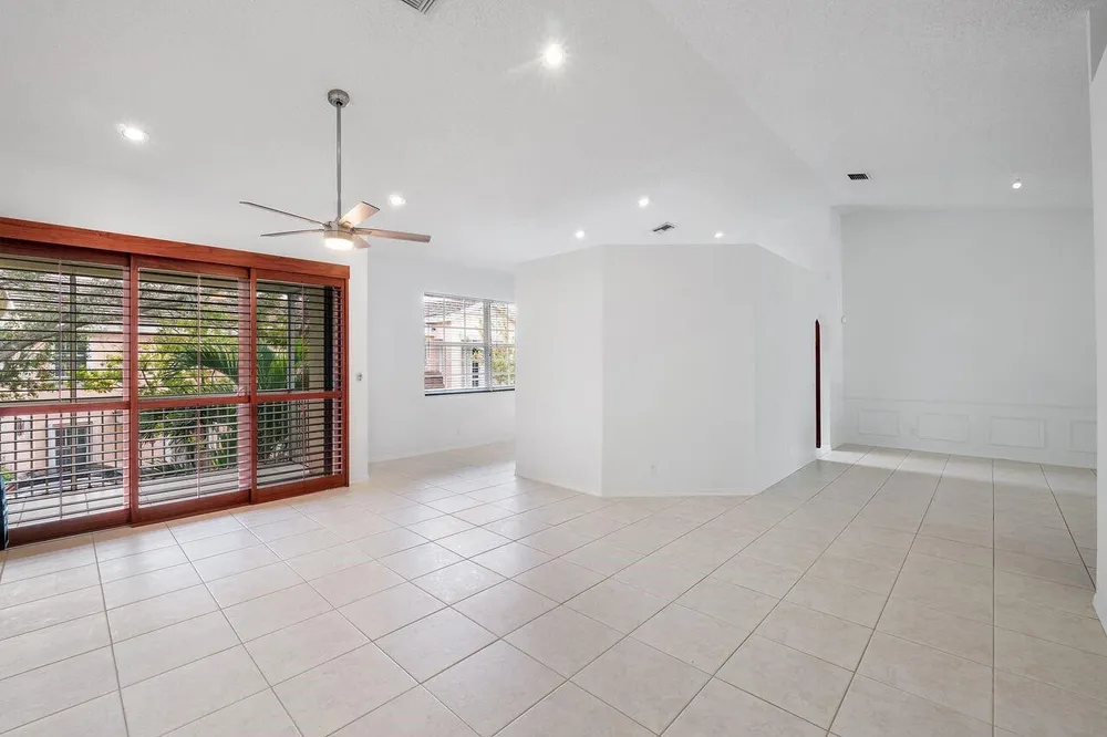 12342 NW 10th Dr, Coral Springs, FL 33071