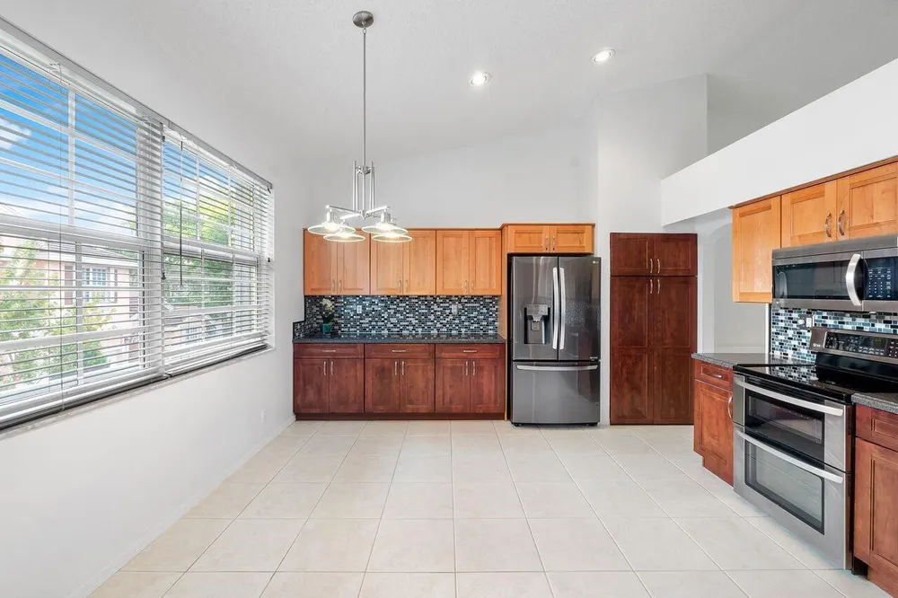 12342 NW 10th Dr, Coral Springs, FL 33071
