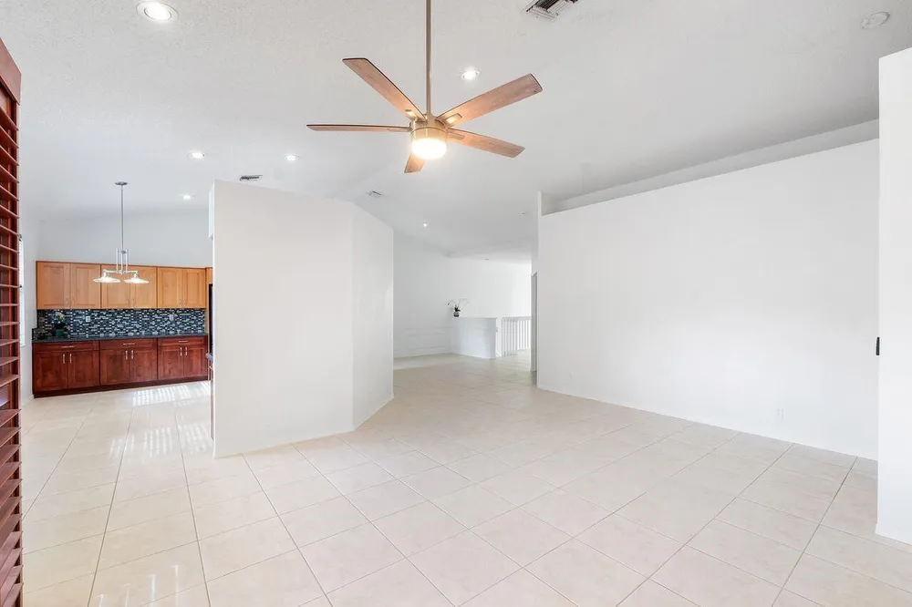 12342 NW 10th Dr, Coral Springs, FL 33071