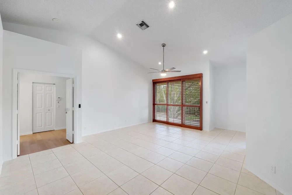 12342 NW 10th Dr, Coral Springs, FL 33071